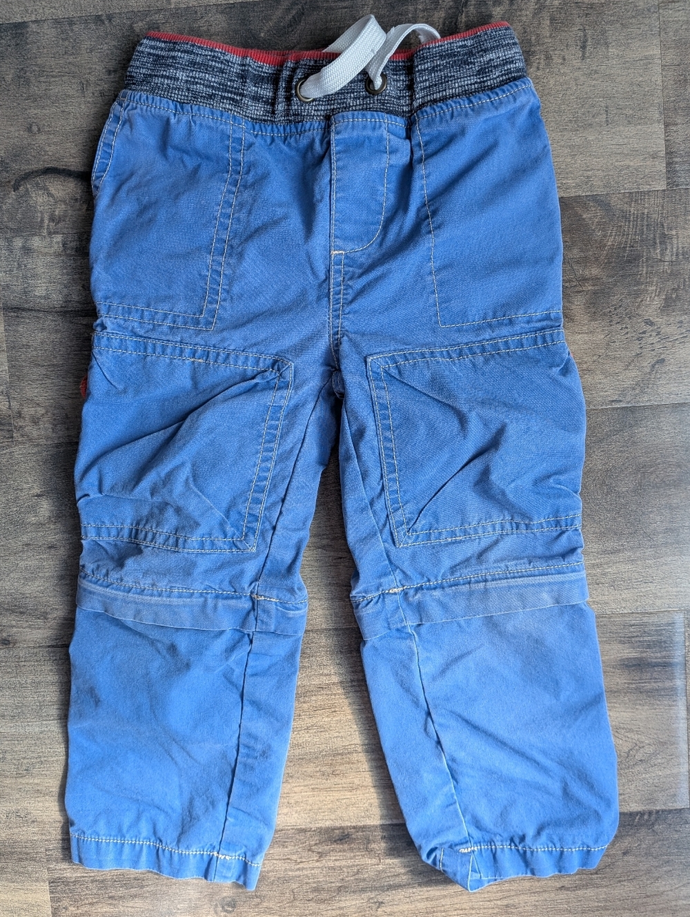 Mini Boden Boys 3Y Bundle: Jersey Lined Camo Cargoes & Zip-Off Convertible Pants - Picture 4 of 9